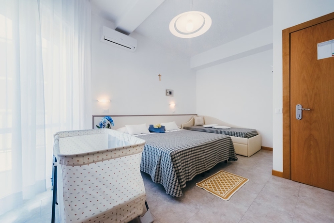 Imagen de la habitación del Hotel Lem-casadei. Foto 13