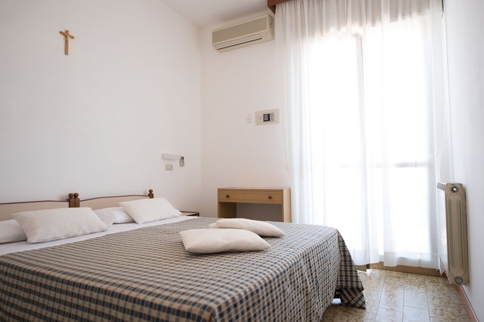 Imagen de la habitación del Hotel Lem-casadei. Foto 14