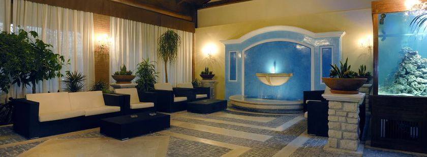 Imagen de los interiores del Hotel Lemi. Foto 19