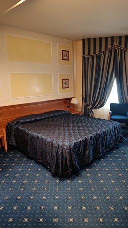 Imagen de la habitación del Hotel Lemi. Foto 15