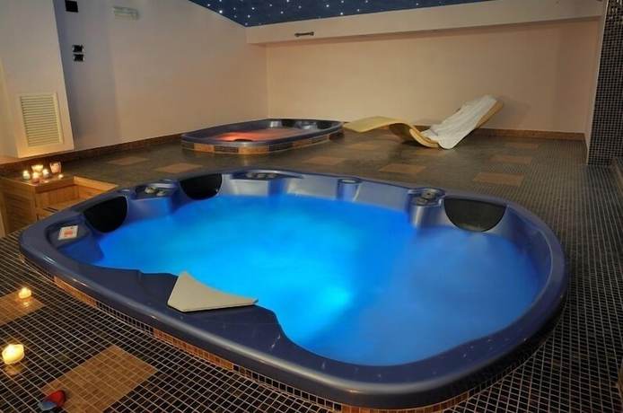 Imagen de la piscina del Hotel Lemi. Foto 20