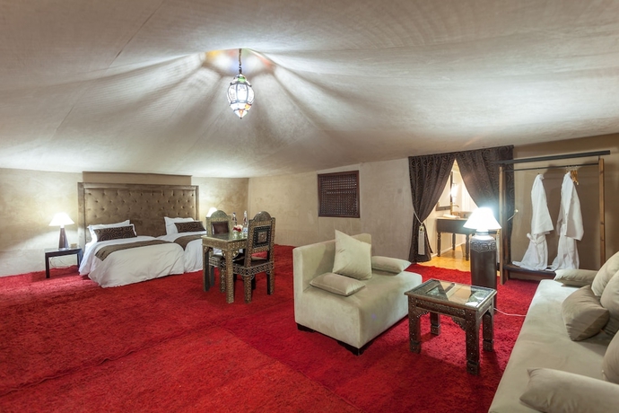 Imagen de la habitación del Hotel Lemnaouar Erg Camp. Foto 6