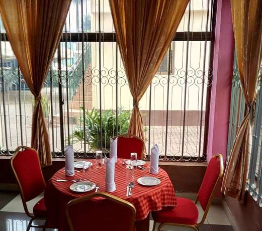 Imagen del bar/restaurante del Hotel Lemnas Highway. Foto 6