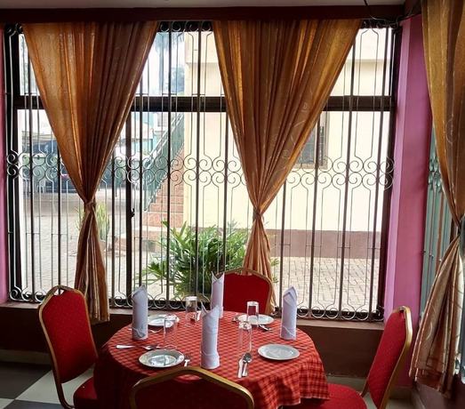 Imagen del bar/restaurante del Hotel Lemnas Highway. Foto 7