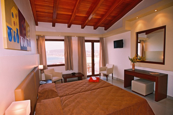 Imagen de la habitación del Hotel Lemnos Village Resort. Foto 8