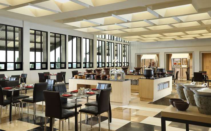 Imagen del bar/restaurante del Hotel Lemo Serpong. Foto 9