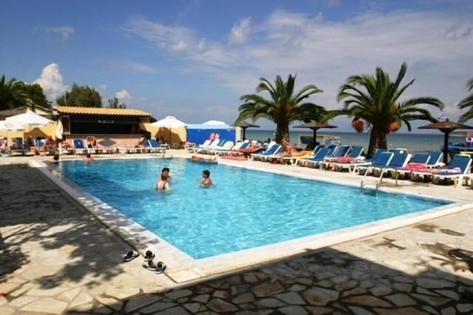 Imagen de la piscina del Hotel Lemon Grove and Studios. Foto 20
