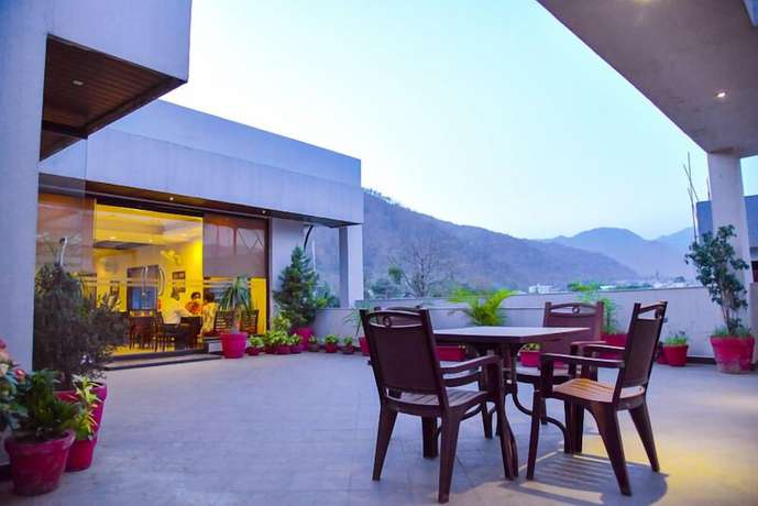 Imagen del bar/restaurante del Hotel Lemon Park By Rosefinch. Foto 2
