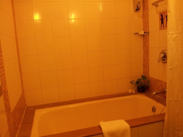 Imagen de la habitación del Hotel Lemon Tree Amarante Beach Resort, Goa. Foto 4