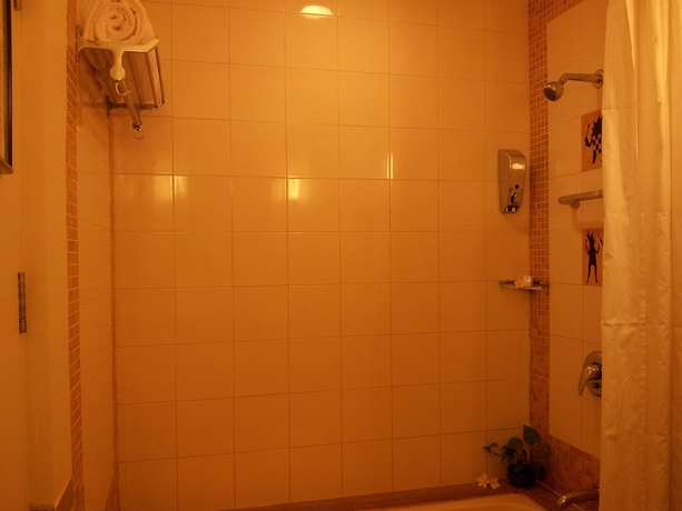 Imagen de la habitación del Hotel Lemon Tree Amarante Beach Resort, Goa. Foto 5