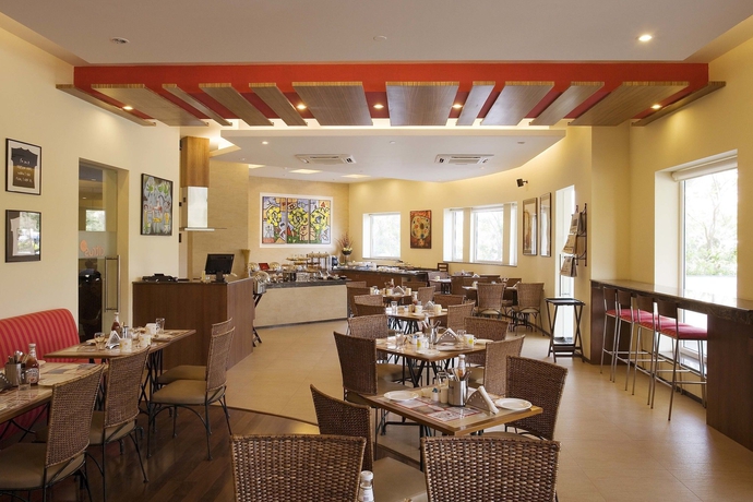 Imagen del bar/restaurante del Hotel Lemon Tree , Hinjawadi, Pune. Foto 4