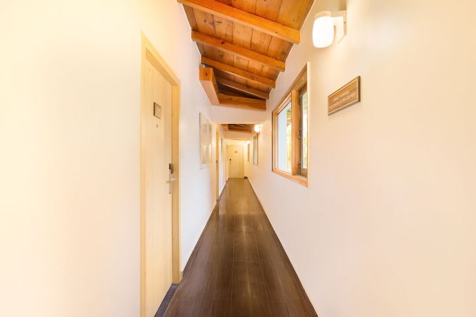 Imagen de los interiores del Hotel Lemon Tree Mukteshwar. Foto 20