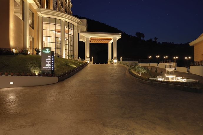 Imagen de los interiores del Hotel Lemon Tree Premier Budhanilkanth. Foto 15