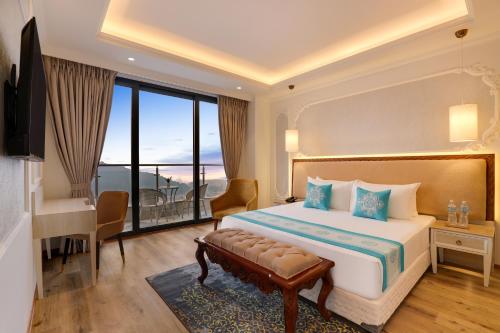 Imagen de la habitación del Hotel Lemon Tree Premier Budhanilkantha Kathmandu, Nepal. Foto 15