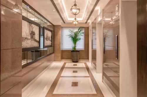 Imagen de los interiores del Hotel Lemon Tree Premier, Mumbai International Airport. Foto 6