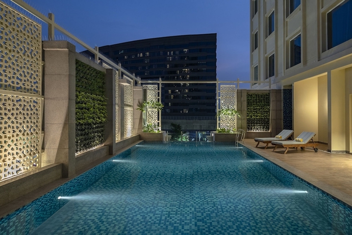 Imagen de la piscina del Hotel Lemon Tree Premier New Town Kolkata. Foto 18