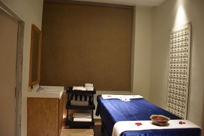 Imagen de la piscina del Hotel Lemon Tree Premier Patna. Foto 20