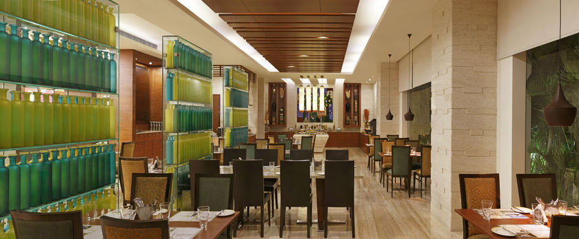 Imagen del bar/restaurante del Hotel Lemon Tree Premier, Ulsoor Lake, Bengaluru. Foto 5