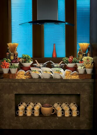 Imagen del bar/restaurante del Hotel Lemon Tree Vadodra. Foto 18