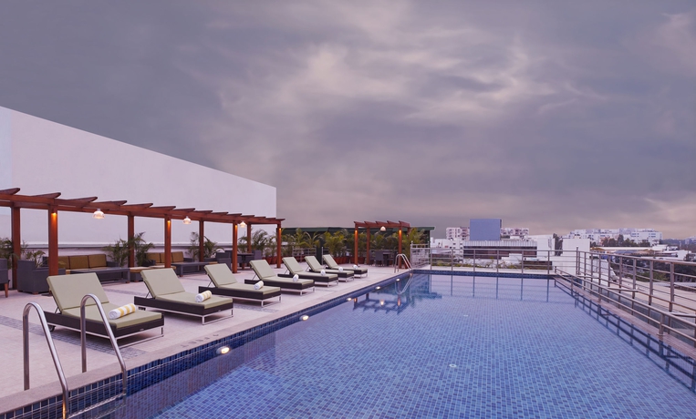 Imagen de la piscina del Hotel Lemon Tree , Whitefield, Bangalore. Foto 12