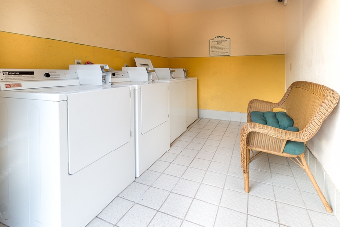 Imagen de los interiores del Hotel Lemon Tree and Suites Anaheim. Foto 13