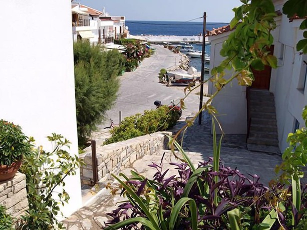 Imagen de los exteriores del Hotel Lemos. Foto 16