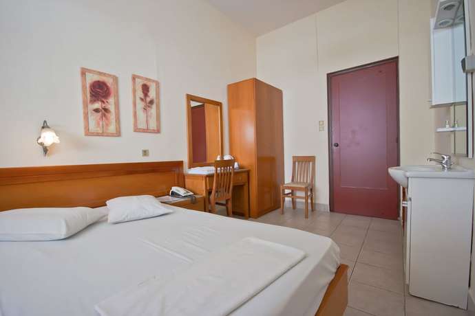 Imagen de la habitación del Hotel Lena, Heraklion. Foto 2