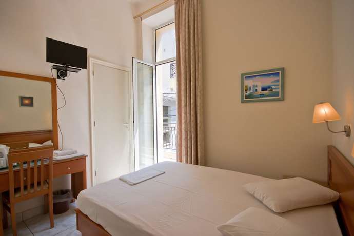 Imagen de la habitación del Hotel Lena, Heraklion. Foto 3
