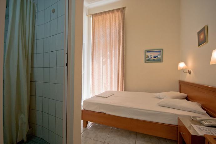 Imagen de la habitación del Hotel Lena, Heraklion. Foto 15