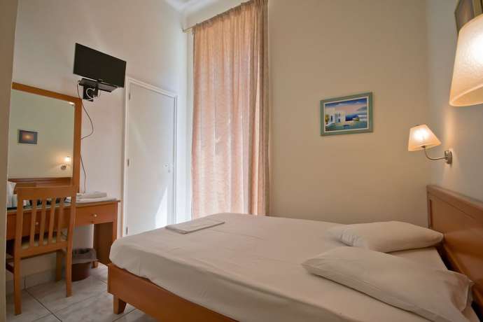 Imagen de la habitación del Hotel Lena, Heraklion. Foto 16