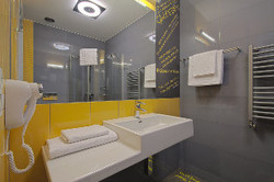 Imagen de la habitación del Hotel Lenart. Foto 7