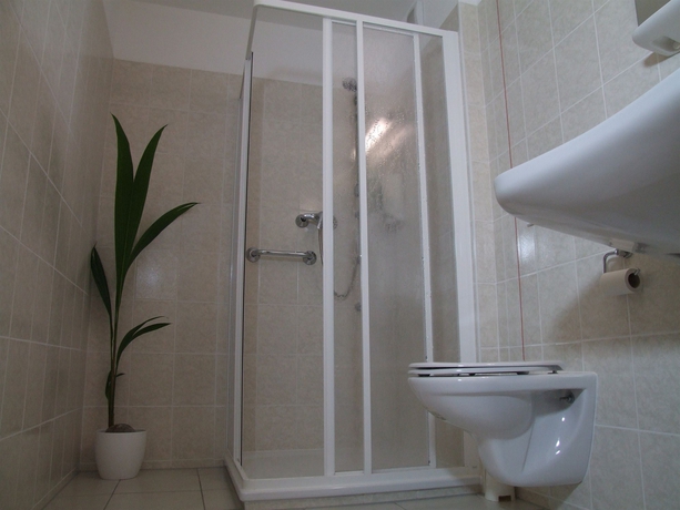 Imagen de la habitación del Hotel Lenas Donau. Foto 8