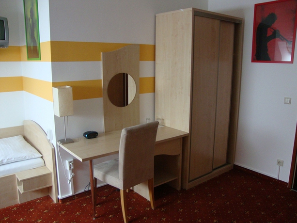 Imagen de la habitación del Hotel Lenas Donau. Foto 12