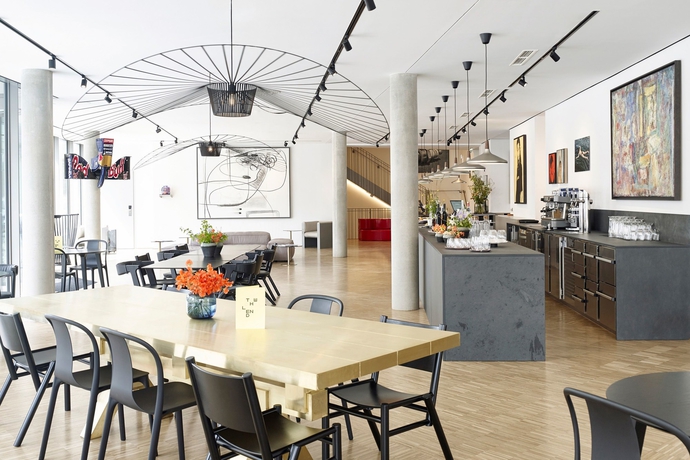 Imagen de los interiores del Hotel Lendhotel. Foto 14