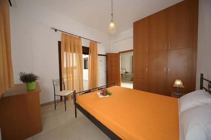 Imagen de la habitación del Hotel Lenikos Resort. Foto 13