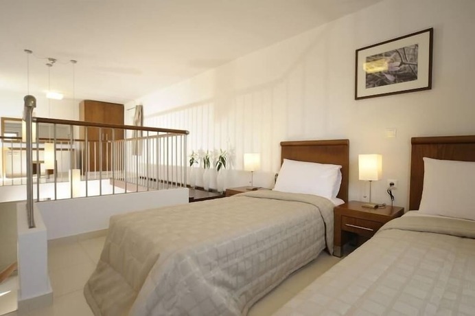 Imagen de la habitación del Hotel Lenikos Resort. Foto 14