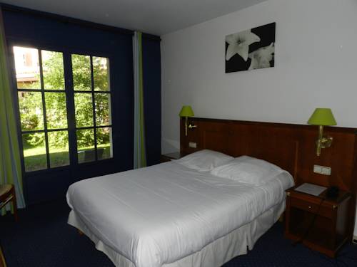 Imagen de la habitación del Hotel Lensotel. Foto 9