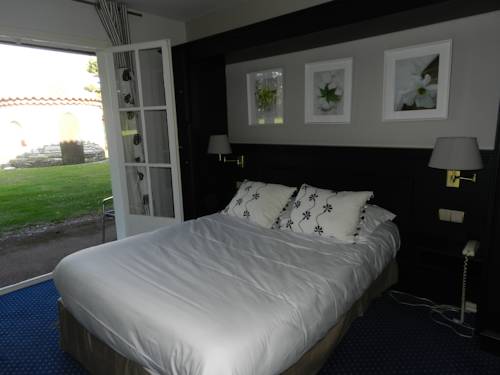 Imagen de la habitación del Hotel Lensotel. Foto 10