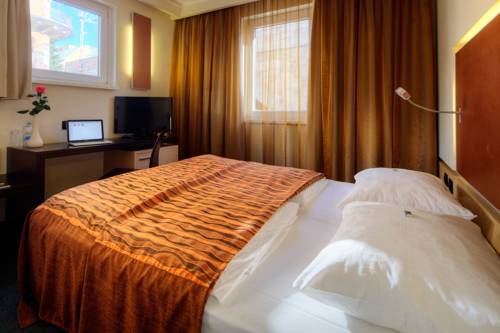 Imagen de la habitación del Hotel Lent. Foto 5