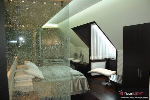 Imagen de la habitación del Hotel Lent. Foto 10