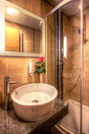 Imagen de la habitación del Hotel Lent. Foto 12