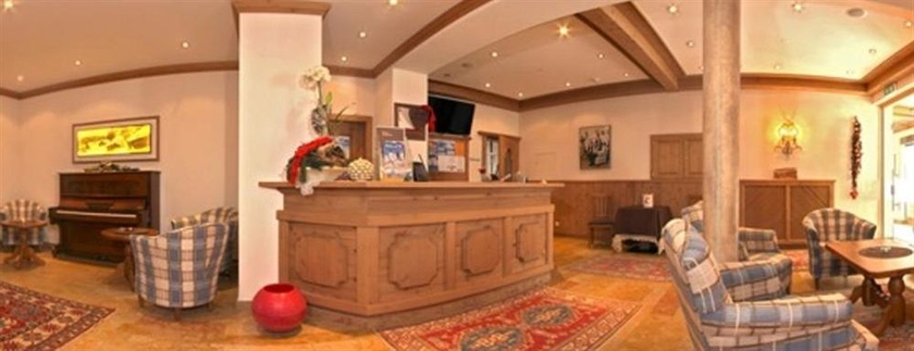 Imagen de los interiores del Hotel Lenz. Foto 7