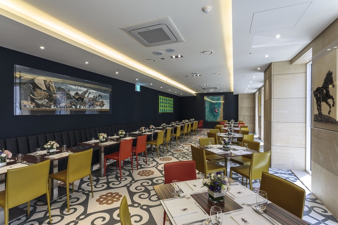 Imagen del bar/restaurante del Hotel Leo. Foto 1