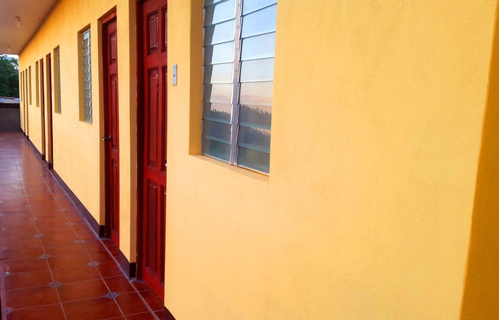 Imagen de los interiores del Hotel Leo y Pinita. Foto 15