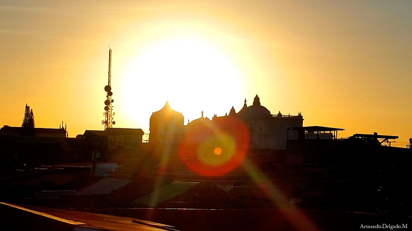 Imagen de los exteriores del Hotel Leo y Pinita. Foto 14