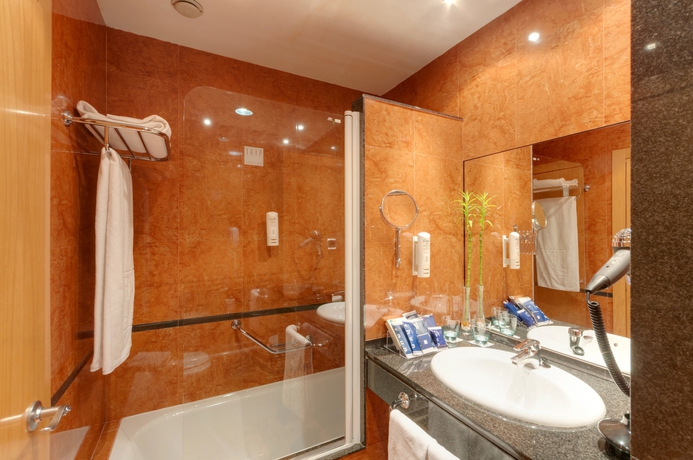 Imagen de la habitación del Hotel León Camino. Foto 3