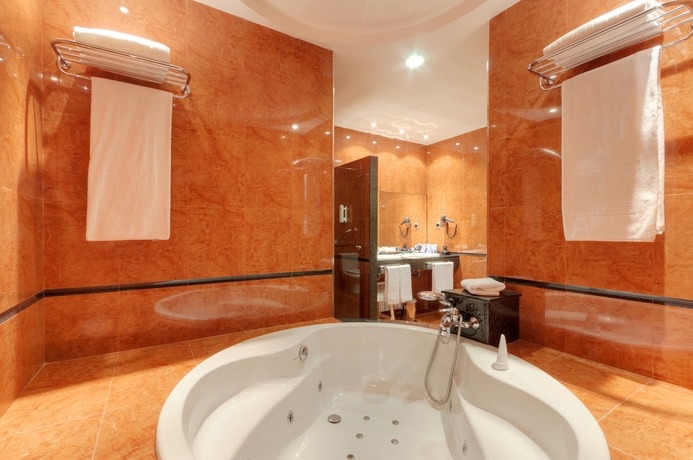 Imagen de la habitación del Hotel León Camino. Foto 6