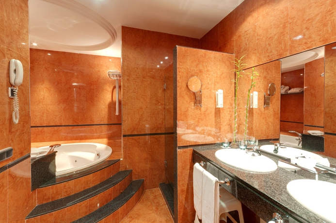 Imagen de la habitación del Hotel León Camino. Foto 7