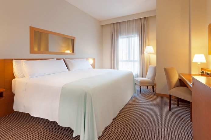 Imagen de la habitación del Hotel León Camino. Foto 8