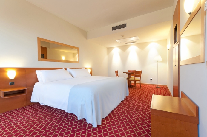 Imagen de la habitación del Hotel León Camino. Foto 10